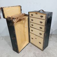"Neverbreak" Malle-cabine à garniture de métal.