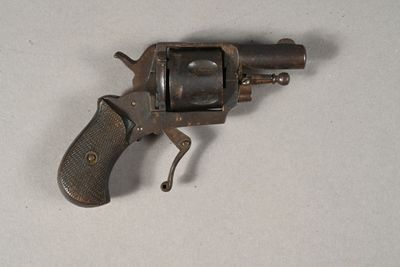 Revolver type Bulldog, poinçons " R couronné, AC étoilés ", …