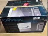emballage d'une nouvelle console Nintendo Wii posée sur une table