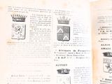un livre ouvert sur lequel figure l'image d'une couronne