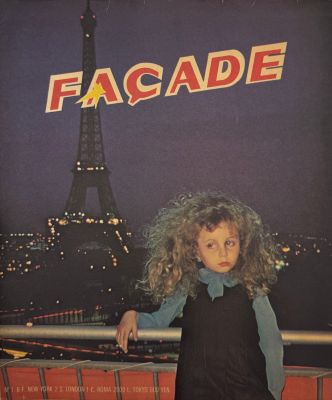 FAÇADE. 24 magazines. 2 emboîtages papier gris in-folio. Col…