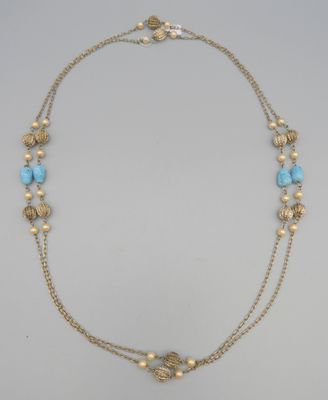 Sautoir chaine forât et perles métalliques, d'imitation et p…