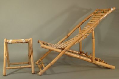 Transat en bambou et en lames de bambou avec repose-pied.