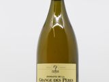 l'image d'une bouteille de vin posée sur une table