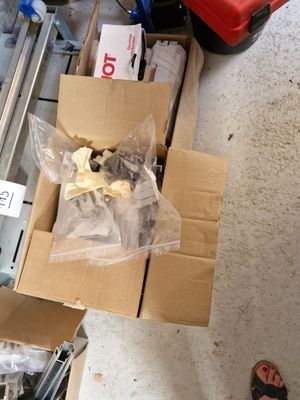 une boîte contenant un certain nombre d'objets