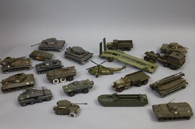 Dinky Toys corgi Toys solido lesney - lot de 15 véhicules militaires anciens jouets - Jeux & Jouets