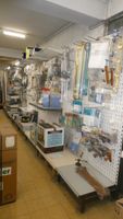 - 1 Lot de gondoles du magasin comprenant environ : (photo 2)
