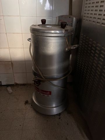 Mixer MOSCQUET ancien, prise en 380v. Frais en sus 14.28%. TVA Ré...