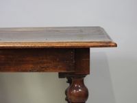 Table bureau rectangulaire en bois mouluré et tourné ouvrant… (photo 5)