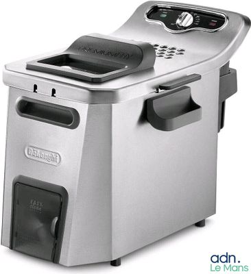 an image of a toaster that is on a white background