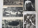 plusieurs vieilles photos en noir et blanc d'une femme dans un jardin