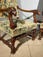 Paire de fauteuils en bois mouluré sculpté à dossier droit r… (photo 3)