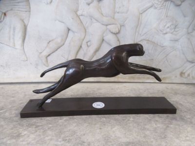 Bronze à patine brune "Guépard bondissant" signé Christian B…