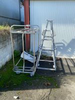 Deux chariots à carcasse, 1 en métal et 1 en inox (photo 2)