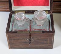 Coffret rectangulaire de voyage (?) en placage d'acajou, le … (photo 3)
