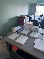 1 bureau en bois double retour