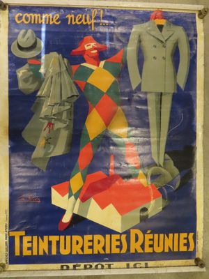 une affiche représentant un clown en costume-cravate