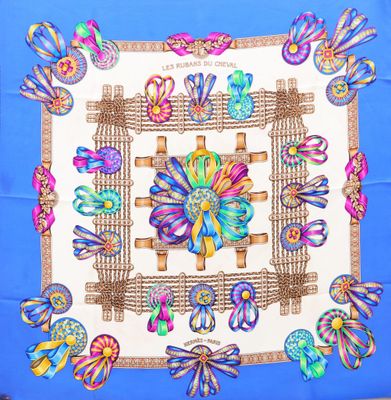 HERMES - Foulard en twill de soie imprimé titré "Les rubans …
