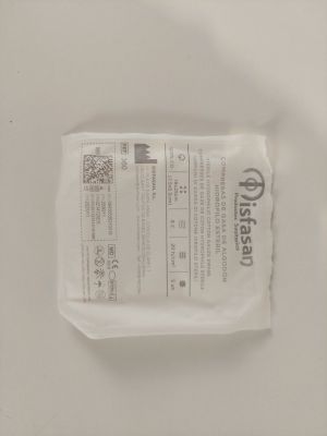un sac de nourriture posé sur une table