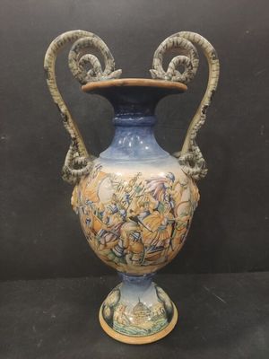 Dans le goût d'Urbino, vase en céramique à décor d'une scène…