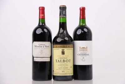 trois bouteilles de vin posées l'une à côté de l'autre sur une table