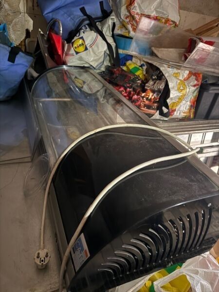 1 vitrine gastro à poser avec groupe intégré