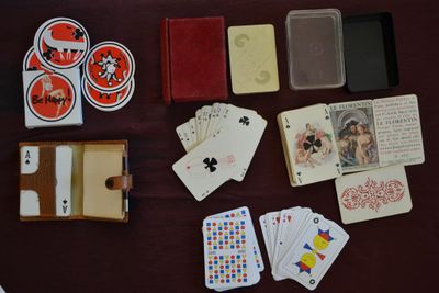 5 jeux de cartes dont les mousquetaires de Dubout Philibert …