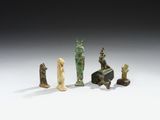 un ensemble de quatre figurines égyptiennes