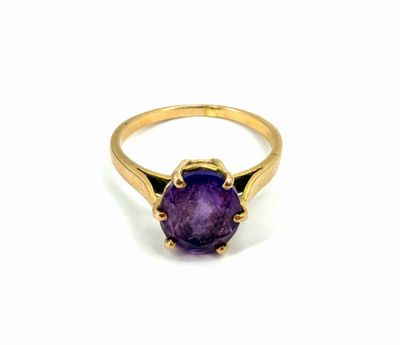 Bague sertie griffe d'une améthyste, monture en or jaune, po…