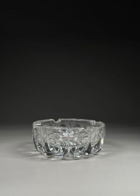 SAINT-LOUIS. CENDRIER à motifs rayonnants Cristal incolore t…