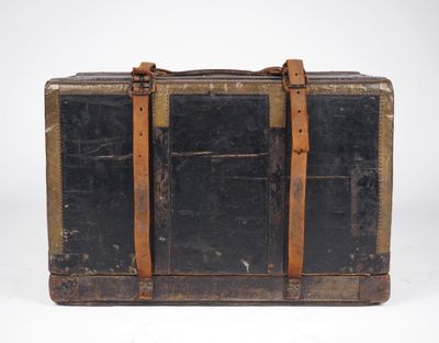 LOUIS VUITTON Rare malle en 2 parties non solidaires. Les 2 …