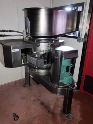 une machine qui se trouve dans le coin d'une pièce