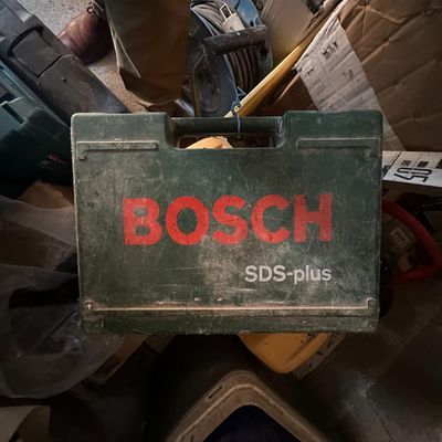 a green box with the word bosch on it