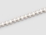 un bracelet de tennis en diamants