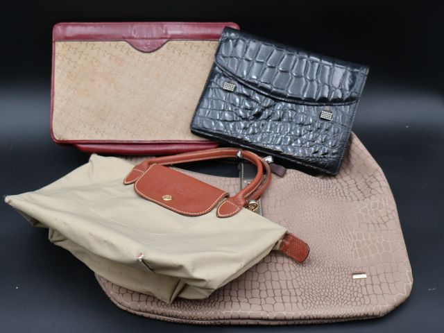 LONGCHAMP – Petit sac en toile beige et cuir, pliant. Joint sac e...