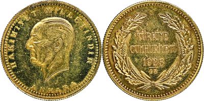 a gold sovereign coin with a crown on the front and a crown on the back