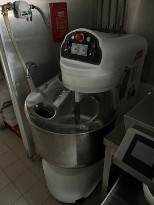 un appareil qui se trouve dans une cuisine