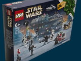 une boîte de sets Lego Star Wars avec une boîte de Lego