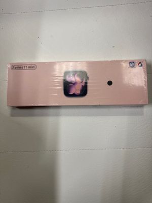 une boîte rose sur laquelle figure l'image d'une personne