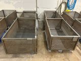 many baskets that are lined up on the floor