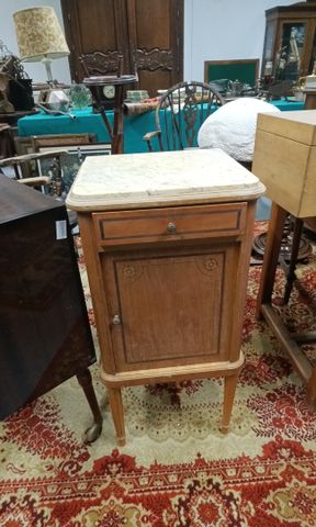 Chevet un tiroir et une porte