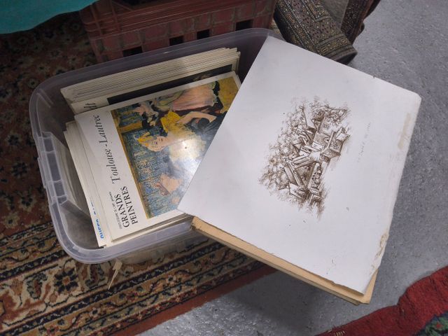 Lot d’affiche de cinéma et de musique. En l'état et Lot de revues...