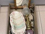 une boîte contenant de nombreux objets