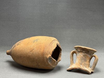 Deux éléments d' Amphores accidentées