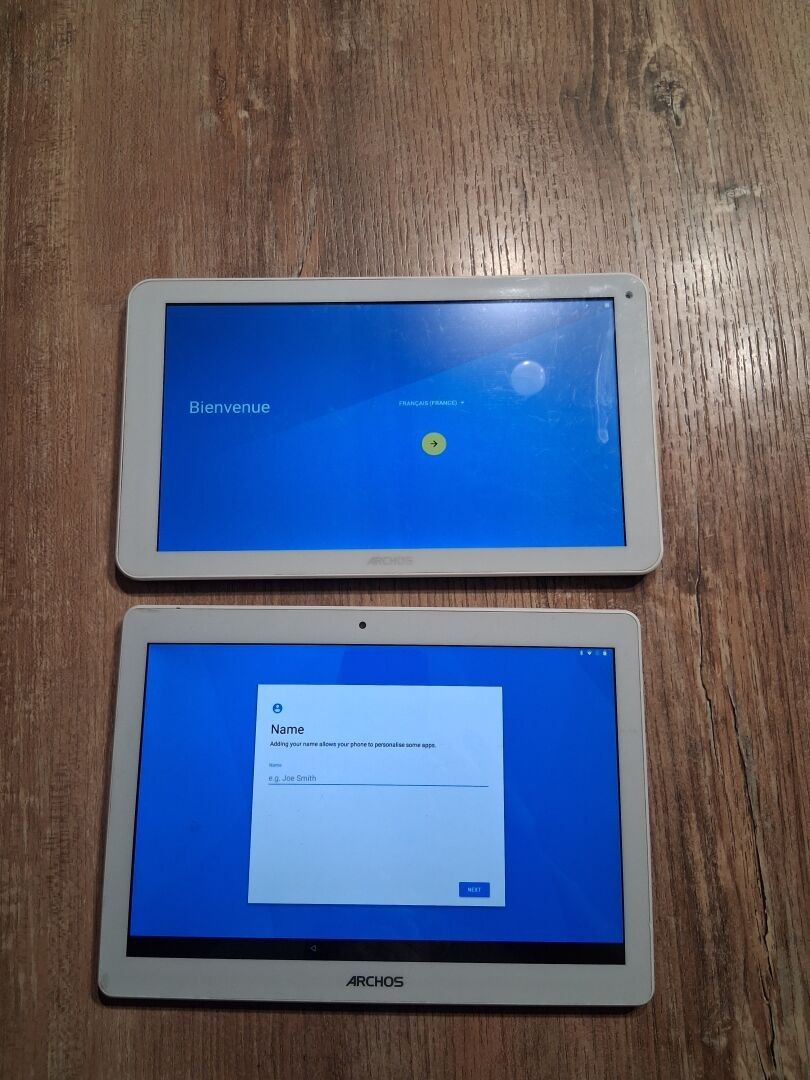 1 lot de 2 tablettes les batteries ok, reconfiguration usine…
