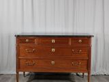 commode ancienne avec dessus en marbre et poignées en laiton