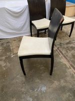 Lot de 3 chaises contemporaines, à structure en bois de coul… (photo 5)