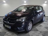 une photo d'une Opel noire garée dans un showroom