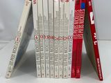 une pile de livres superposés