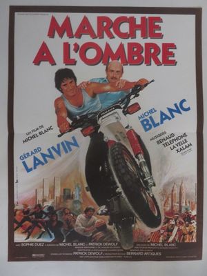 affiche de cinéma française représentant un homme à moto armé d'une mitrailleuse